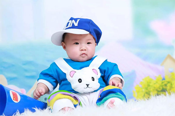 婴儿在出生之后，一般都是进行母乳喂养的