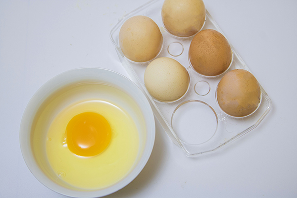 鸡蛋是我们生活中一种很有营养的食物，也是能够帮助增强宝宝体质的食物