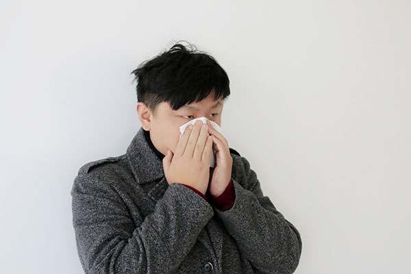 随着年纪的增长，过敏性咳嗽可以被治愈