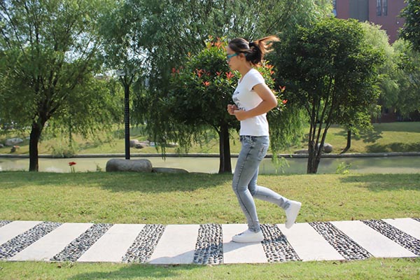 越来越多的人体重超标，想要穿的衣服穿不上，稍微活动就气喘吁吁，于是不少人开始了减肥