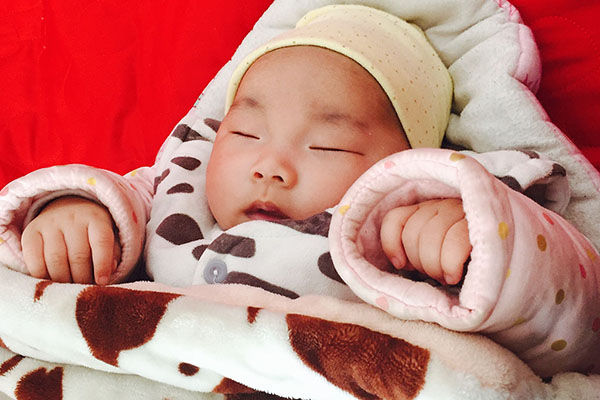 中度地贫是指地中海贫血症状严重，影响宝宝正常发育