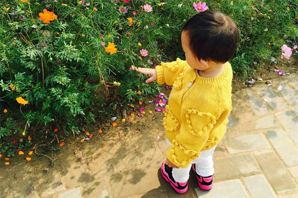 小孩出现缺钙的情况后，不但会对身体健康造成影响，还容易影响到生长发育