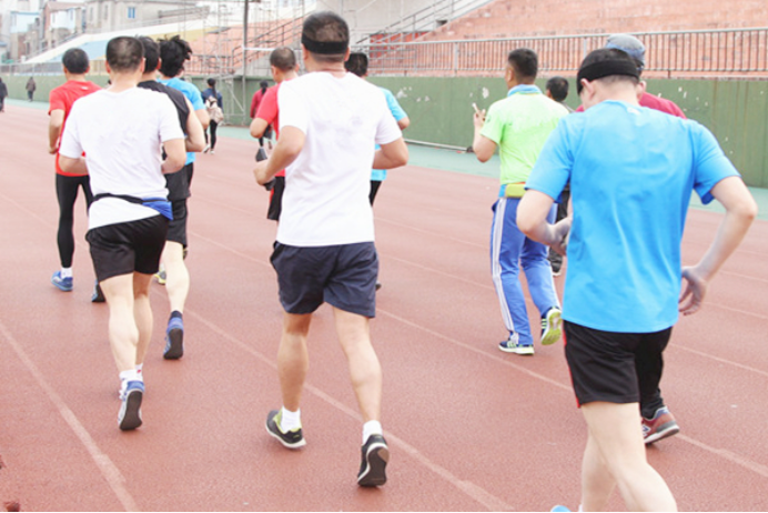 北京大學第三醫院運動醫學科楊渝平醫生_長跑前後我們應該吃什麼?