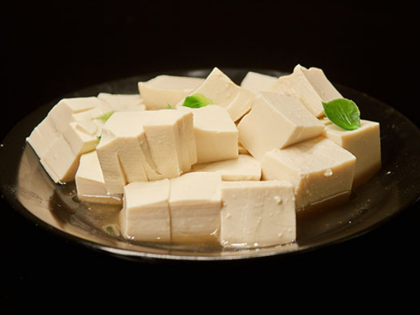 男子得肾结石，只因豆腐菠菜一起吃？