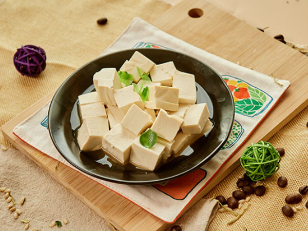 螃蟹和西红柿一起吃，会得砒霜？