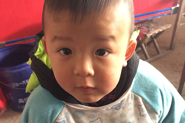 宝宝鼻子不通气，多半是感冒受凉引起的