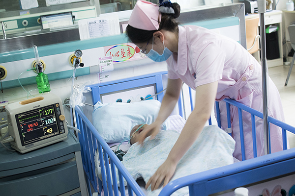 腰椎穿刺是临床上的一种比较常用的诊断的手段，这种手术是帮助进一步诊断脑溢血、脑梗死等的病症