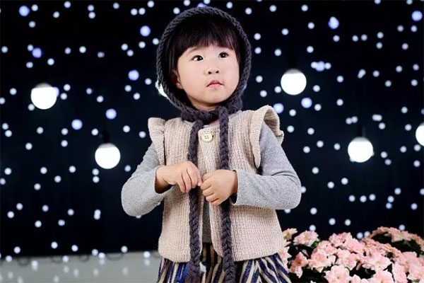 小孩的身体通常都比较虚弱，各个器官的功能都比较弱小，免疫力也比较低，所以身体很容易出现问题