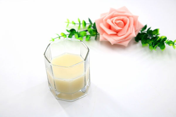 豆浆当中含有大量的异黄酮，可以为女性补充雌激素