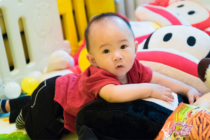 婴儿在出生之后，一般都是进行母乳喂养的，而这时候婴儿的消化功能并不好