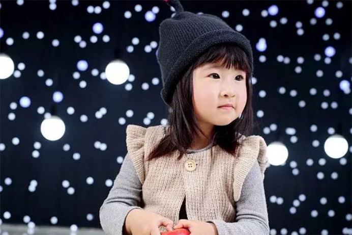 宝宝之所以会出现这种情况，主要是因为幼儿急疹造成的