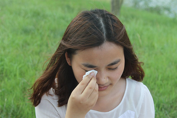 女性在流产后经常哭的话，首先可能会导致身体难以恢复。
