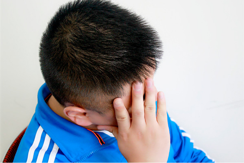 发烧畏寒的时候,多喝红糖生姜水,有帮助身体发汗降温的效果,生姜还有驱寒效果,可以减轻身体不适症状。 发烧畏寒的时候,多喝红糖生姜水,有帮助身体发汗降温的效果,生姜还有驱寒效果,可以减轻身体不适症状。