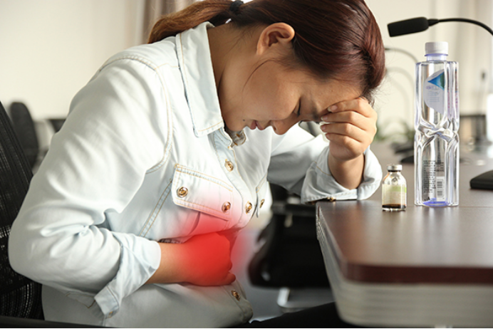 积食会有大便干燥、异味、食欲下降、烦躁等症状