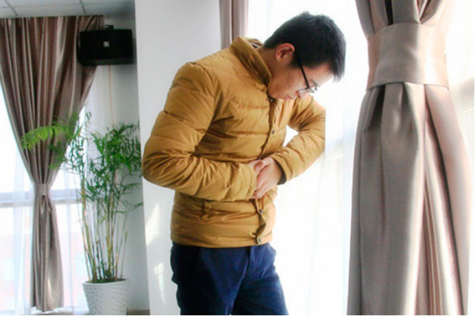 胃有烧灼感跟胃酸、饮食、胆汁等因素有关