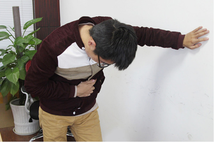 快速缓解胃痛的有效方法包括热敷还有口服药物