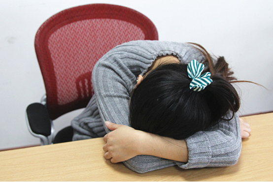 体温35度是不正常的，属于轻度的低体温，可能是由于急性低体温症引起的