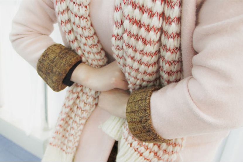 偶尔小肚子胀气，可能是消化不良或腹部受凉引起的。