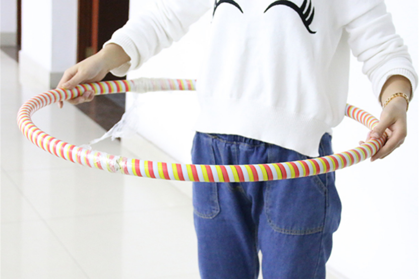 长期坚持摇呼啦圈，可以做到瘦肚子，肚子肥胖多半是缺少运动，脂肪堆积多造成的。