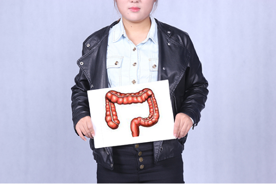 慢性肠炎是否能自愈，要看症状严重程度，慢性炎症不严重，不服用药物治疗干预