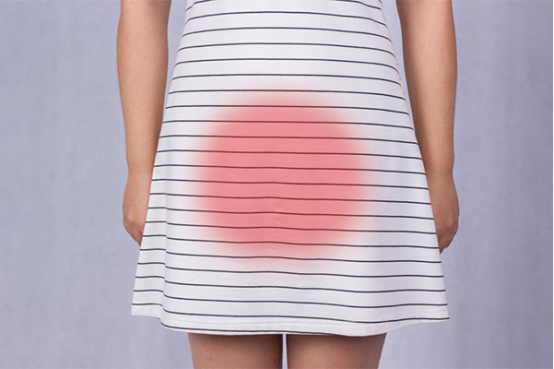 哺乳期的女性要注意饮食的合理搭配，营养要均衡，多吃促消化的食物，如红薯、面食等，也可以多吃膳食纤维较高的食物