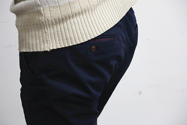 出现上面嗳气下面放屁的症状可能是由于饮食不当引起的。