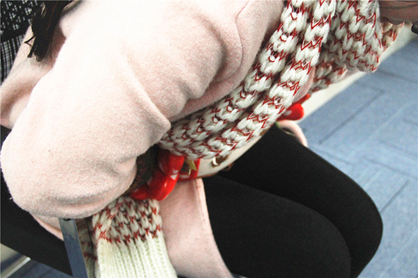 女性要吃一些含纤维的东西，像是颜色很深、很绿的蔬菜。