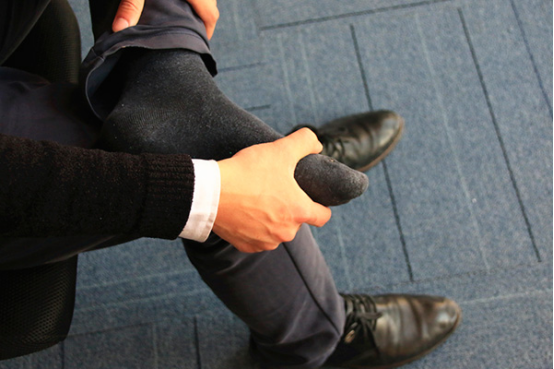 扭伤是热敷还是冷敷好