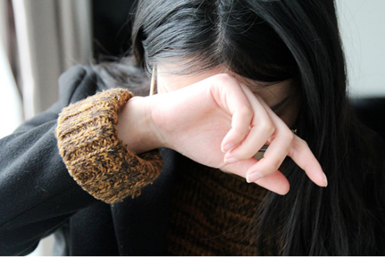 头晕脑胀、四肢无力是现代人很容易出现的情况，一般由于过度疲劳引起的。