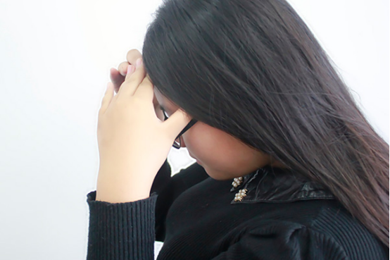 头晕的感觉相信很多人都有过，轻微的头晕只是会让人觉得不舒服，但如果是天旋地转，还有恶心想吐的感觉，那么就要引起重视。