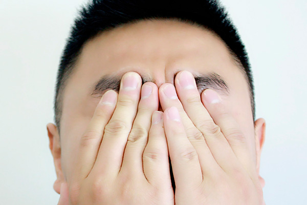 精神紧张会导致植物神经紊乱,会有头痛、记忆力下降、消化不良、便秘等情况出现。 精神紧张会导致植物神经紊乱,会有头痛、记忆力下降、消化不良、便秘等情况出现。