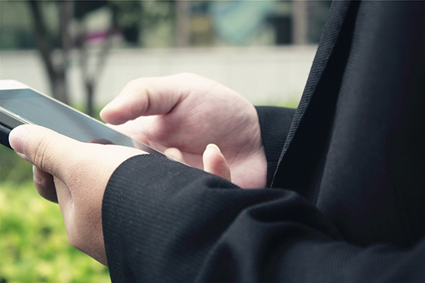 手机辐射对人体的伤害比较小。