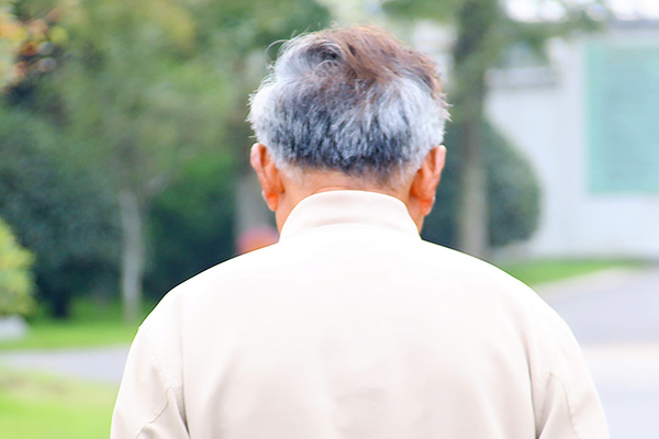 在患病的早期，身体部位的发麻是最常见。