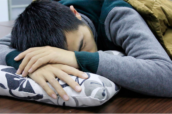 咽不完的口水无法睡觉 咽不完的口水无法睡觉