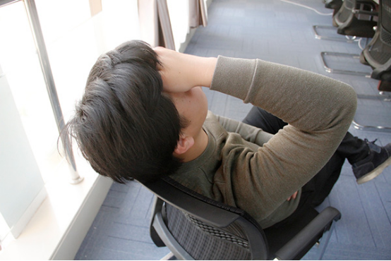 缺氧对于人来说是一件及其危险的事情。在生活中,有些人经常头晕头痛,其实就与缺氧有关。 缺氧对于人来说是一件及其危险的事情。在生活中,有些人经常头晕头痛,其实就与缺氧有关。