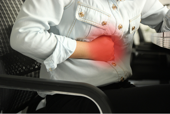 脾疼可能是脾受到外伤引起的，这种情况下建议服用适量的消炎药，缓解疼痛。