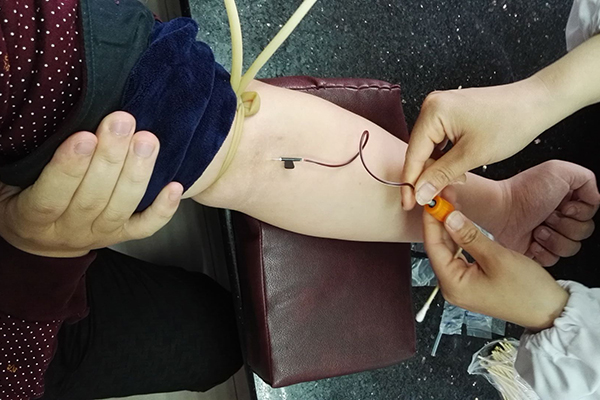 超敏C反应蛋白高,说明了人体内出现了炎症。