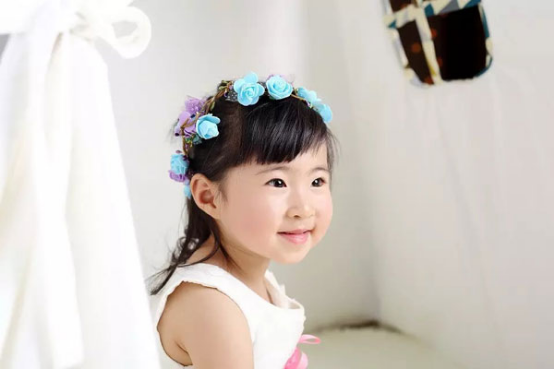 随着时间的发展，儿童的身高体重是会发生变化的，这种变化有的儿童会比较明显，有的儿童会不明显。