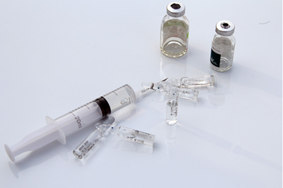 宝宝出生后，身体各个器官发育还不完全，稍微受到外界环境的影响，就可能会引起身体不适。