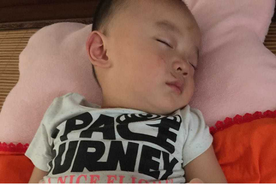 婴儿的皮肤自我保护功能较为低下，皮肤比较敏感，容易引起过敏反应。