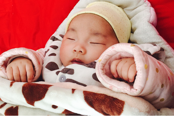 婴儿受惊吓能不能自愈需要结合实际的情况来判断，有的婴儿受惊吓后能自愈，有的婴儿则不能。