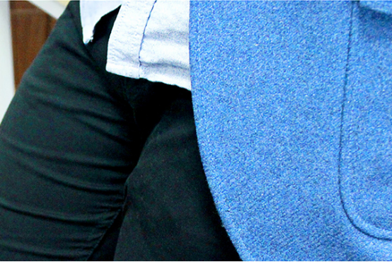 发烧的同时，前列腺附近会出现强烈的疼痛，不仅是前列腺痛，还会腹痛和大腿根疼痛。