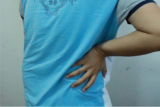 肾脏有异常情况的人不及时治疗，就容易引起尿毒症，影响身体健康，病情严重的患者甚至会威胁生命安全。