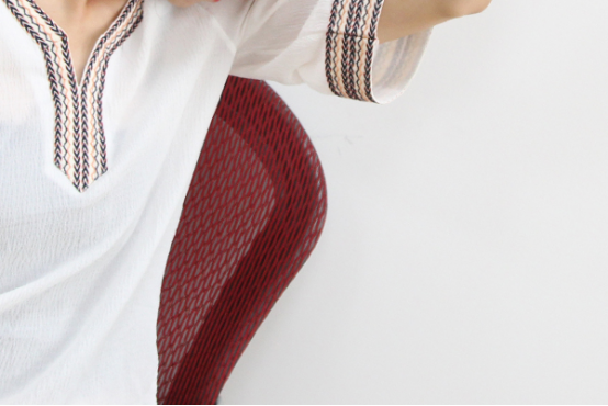 在胚胎发育时,人体会产生多对乳腺,在出生前,其他乳腺都会慢慢退化,只会剩下一对乳腺。 在胚胎发育时,人体会产生多对乳腺,在出生前,其他乳腺都会慢慢退化,只会剩下一对乳腺。