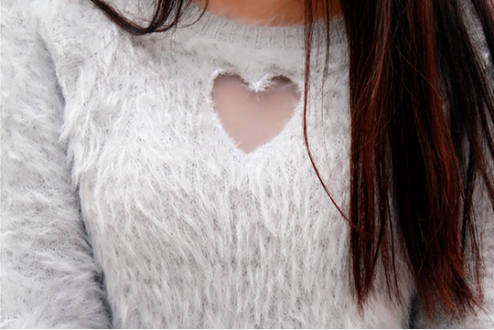 触摸乳房是检查乳房健康的重要方式,是发现乳房疾病的关键。 触摸乳房是检查乳房健康的重要方式,是发现乳房疾病的关键。