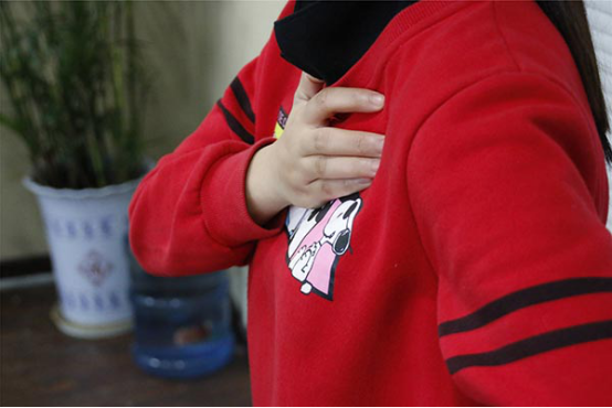 房颤发作的时候，身体会有一些明显的症状，身体会感觉无力，血压会有所下降，还会有心悸的症状。