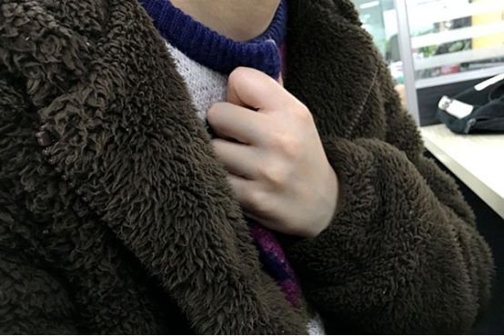 由于生活节奏的加快，再加上长期不当的饮食以及不良的作息时间，会增加心脏的负担，久而久之，心脏就会出现不舒服的情况。