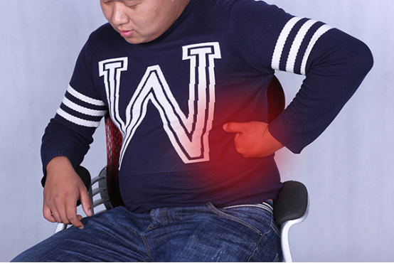 肝癌早期的时候总是会觉得身体无力，一般劳累引起的疲惫感休息就会有所缓解，但是肝癌所带来的疲惫感多休息也无法缓解。