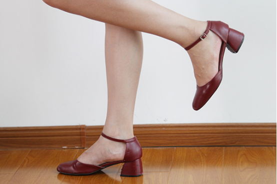 虽然现在的天气已经比较炎热,但是晚上睡觉的时候,气温是略低一些的,睡觉的时候不注意保暖,脚部很容易被寒气入侵,从而会有受凉的情况。 虽然现在的天气已经比较炎热,但是晚上睡觉的时候,气温是略低一些的,睡觉的时候不注意保暖,脚部很容易被寒气入侵,从而会有受凉的情况。