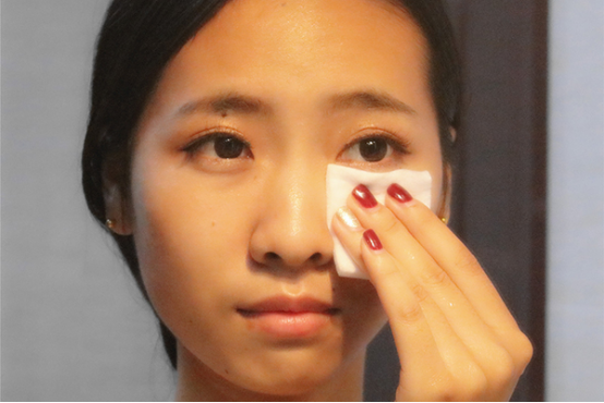 熬夜是导致皮肤暗黄最常见的原因,众所周知,保证充足的睡眠能够使身体的各项器官得到充分的休息,达到非常好的排毒效果。 熬夜是导致皮肤暗黄最常见的原因,众所周知,保证充足的睡眠能够使身体的各项器官得到充分的休息,达到非常好的排毒效果。